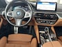 BMW 5-Serie Touring 530e M-Sport Plus Panoramadak Driving Ass Prof Keyless Rondzicht Camera Elek Stoelen Stoel + Stuurverwarming ACC DAB Head-Up Shadow Line BTW Tansanit Plug In Hybride 1e Eigenaar BTW Auto