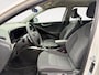 Kia e-Niro EV Light Edition 64.8 kWh | Accu = 100% | Navi | Climate & (adaptieve) cruise control | Apple Carplay & Andorid auto | Metallic lak | Fabrieksgarantie t/m 25-02-2031 + 3x 1 jaar* | NAP
