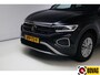 Volkswagen T-Roc 1.0 TSI 116 PK Business Edition | Stoelverw. | Apple Carplay / Android auto | PDC V+A | Automatisch inparkeren, Climate control, all season banden, extra getint glas achter