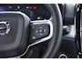 Volvo XC40 B4 211PK Automaat Plus Dark / Pilot assist / Semi-elektrisch inklapbare trekhaak / Google Services / Adaptive cruise control / Achteruitrij camera / Harman Kardon audio / Elektrisch bedienbare voorstoelen /