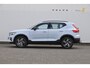 Volvo XC40 B4 211PK Automaat Plus Dark / Pilot assist / Semi-elektrisch inklapbare trekhaak / Google Services / Adaptive cruise control / Achteruitrij camera / Harman Kardon audio / Elektrisch bedienbare voorstoelen /