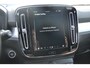 Volvo XC40 B4 211PK Automaat Plus Dark / Pilot assist / Semi-elektrisch inklapbare trekhaak / Google Services / Adaptive cruise control / Achteruitrij camera / Harman Kardon audio / Elektrisch bedienbare voorstoelen /