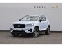 Volvo XC40 B4 211PK Automaat Plus Dark / Pilot assist / Semi-elektrisch inklapbare trekhaak / Google Services / Adaptive cruise control / Achteruitrij camera / Harman Kardon audio / Elektrisch bedienbare voorstoelen /