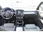 Volvo XC40 B4 211PK Automaat Plus Dark / Pilot assist / Semi-elektrisch inklapbare trekhaak / Google Services / Adaptive cruise control / Achteruitrij camera / Harman Kardon audio / Elektrisch bedienbare voorstoelen /