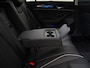 Volkswagen Passat Variant 1.5 eTSI Elegance Plug-In | Trekhaak | Leder | Panoramadak | Zondag Open!