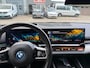 BMW i5 EDrive40 2024 M-PAKKET SHADOW PANORAMA LEDER HARMAN KARDON 1-EIG