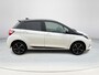 Toyota Yaris 1.5 Hybrid Bi-Tone | Parkeercamera | Stoelverwarming | Donker glas | Cruise control |