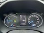 Toyota Yaris 1.5 Hybrid Bi-Tone | Parkeercamera | Stoelverwarming | Donker glas | Cruise control |