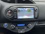 Toyota Yaris 1.5 Hybrid Bi-Tone | Parkeercamera | Stoelverwarming | Donker glas | Cruise control |