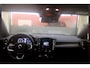 Volvo XC40 1.5 T4 155kW/211pk DCT7 Recharge R-Design PANORAMADAK + HARMAN/KARDON + LEER/ALCANTARA + EL.STOEL MET MEMORY + STOEL-&STUURVERWARMING + ADAPT.CRUISE + LANE ASSIST + NAVI SENSUS + KEYLESS ENTRY&GO + CAMERA + PARKSENSOREN V&A + 19" LM-VELGEN!!