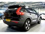 Volvo XC40 1.5 T4 155kW/211pk DCT7 Recharge R-Design PANORAMADAK + HARMAN/KARDON + LEER/ALCANTARA + EL.STOEL MET MEMORY + STOEL-&STUURVERWARMING + ADAPT.CRUISE + LANE ASSIST + NAVI SENSUS + KEYLESS ENTRY&GO + CAMERA + PARKSENSOREN V&A + 19" LM-VELGEN!!