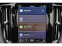Volvo XC60 T6 Recharge AWD Ultra Black Edition - LONG RANGE - Luchtvering - Panorama/schuifdak - IntelliSafe Assist & Surround - 360º Camera - Adaptieve LED koplampen - Verwarmde voorstoelen, stuur & achterbank - Parkeersensoren voor & achter - Elektr. bedienb. voorstoelen met geheugen - Head up display - Draadloze tel. lader - Extra getint glas - Elektr. inklapbare trekhaak - 21' LMV