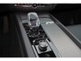 Volvo XC60 T6 Recharge AWD Ultra Black Edition - LONG RANGE - Luchtvering - Panorama/schuifdak - IntelliSafe Assist & Surround - 360º Camera - Adaptieve LED koplampen - Verwarmde voorstoelen, stuur & achterbank - Parkeersensoren voor & achter - Elektr. bedienb. voorstoelen met geheugen - Draadloze tel. lader - Extra getint glas - Elektr. inklapbare trekhaak - 21' LMV