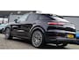 Porsche Cayenne Coupé 3.0 E-Hybrid | Sport Chrono | 22 INCH | Panorama | Head up | Trekhaak | Luchtvering | Memory stoelen 8Voudig