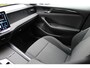 Volkswagen Passat Variant 1.5 eTSI 150 pk | Incl. 12 maanden Garantie | Stoel/stuur verwarming | Achteruitrijcamera | Adaptive cruise controle | Dodehoekdetectie | Parkeersensoren V+A | Navigatie | Apple CarPlay/Android Auto | Draadloze telefoonlader | Climate controle | Lane assist | Keyless start | LED Koplampen | 17 Inch LMV | Schakelmogelijkheid aan stuurwiel |
