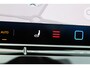 Volkswagen Passat Variant 1.5 eTSI 150 pk | Incl. 12 maanden Garantie | Stoel/stuur verwarming | Achteruitrijcamera | Adaptive cruise controle | Dodehoekdetectie | Parkeersensoren V+A | Navigatie | Apple CarPlay/Android Auto | Draadloze telefoonlader | Climate controle | Lane assist | Keyless start | LED Koplampen | 17 Inch LMV | Schakelmogelijkheid aan stuurwiel |