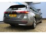 Volkswagen Passat Variant 1.5 eTSI 150 pk | Incl. 12 maanden Garantie | Stoel/stuur verwarming | Achteruitrijcamera | Adaptive cruise controle | Dodehoekdetectie | Parkeersensoren V+A | Navigatie | Apple CarPlay/Android Auto | Draadloze telefoonlader | Climate controle | Lane assist | Keyless start | LED Koplampen | 17 Inch LMV | Schakelmogelijkheid aan stuurwiel |