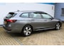 Volkswagen Passat Variant 1.5 eTSI 150 pk | Incl. 12 maanden Garantie | Stoel/stuur verwarming | Achteruitrijcamera | Adaptive cruise controle | Dodehoekdetectie | Parkeersensoren V+A | Navigatie | Apple CarPlay/Android Auto | Draadloze telefoonlader | Climate controle | Lane assist | Keyless start | LED Koplampen | 17 Inch LMV | Schakelmogelijkheid aan stuurwiel |
