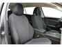 Volkswagen Passat Variant 1.5 eTSI 150 pk | Incl. 12 maanden Garantie | Stoel/stuur verwarming | Achteruitrijcamera | Adaptive cruise controle | Dodehoekdetectie | Parkeersensoren V+A | Navigatie | Apple CarPlay/Android Auto | Draadloze telefoonlader | Climate controle | Lane assist | Keyless start | LED Koplampen | 17 Inch LMV | Schakelmogelijkheid aan stuurwiel |