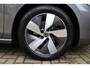 Volkswagen Passat Variant 1.5 eTSI 150 pk | Incl. 12 maanden Garantie | Stoel/stuur verwarming | Achteruitrijcamera | Adaptive cruise controle | Dodehoekdetectie | Parkeersensoren V+A | Navigatie | Apple CarPlay/Android Auto | Draadloze telefoonlader | Climate controle | Lane assist | Keyless start | LED Koplampen | 17 Inch LMV | Schakelmogelijkheid aan stuurwiel |