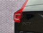 Volvo EX40 Single Motor Extended Range Ultra Black Ed. 82 kWh 17% Bijtelling | Trekhaak | Panorama-schuifdak | Pixel-LED | Nubuck | 360° Camera | VOL
