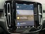Volvo EX40 Single Motor Extended Range Ultra Black Ed. 82 kWh 17% Bijtelling | Trekhaak | Panorama-schuifdak | Pixel-LED | Nubuck | 360° Camera | VOL