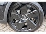 Volvo EX40 Single Motor Extended Range Ultra Black Ed. 82 kWh 17% Bijtelling | Trekhaak | Panorama-schuifdak | Pixel-LED | Nubuck | 360° Camera | VOL