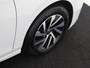 Volkswagen Golf 1.4 eHybrid Style | Parkeersensoren | 3-zone airco | Stoel- en stuurwielverwarming | Adaptieve cruise control | CarPlay | Digital cockpit |
