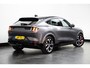 Ford Mustang Mach-E Extended First Edition AWD 98 kWh ALLE OPTIES! | Pano-dak | B&O audio | Technology pack + | 360 Camera | 100% Dealer Onderhouden! | Afneembare Trekhaak | Stuur, Stoel & Voorruit Verwarming | Standkachel | Volledig Lederen Bek