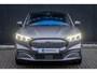 Ford Mustang Mach-E Extended First Edition AWD 98 kWh ALLE OPTIES! | Pano-dak | B&O audio | Technology pack + | 360 Camera | 100% Dealer Onderhouden! | Afneembare Trekhaak | Stuur, Stoel & Voorruit Verwarming | Standkachel | Volledig Lederen Bek