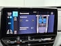Volkswagen ID.4 First 77 kWh 204 PK | Automaat | Navigatie | Stoelverwarming | Camera | Stuurverwarming | Apple Carplay | Android Auto | Climatronic | Instelbare rijprofielen | LED | 20" Lichtmetalen velgen |