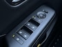 Hyundai Kona Electric Premium 65.4 kWh | Adaptieve cruisecontrol | Contrasterende dakkleur | Warmtepomp & V2L | Lederen bekleding & memory | Allseason banden |