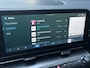 Hyundai Kona Electric Premium 65.4 kWh | Adaptieve cruisecontrol | Contrasterende dakkleur | Warmtepomp & V2L | Lederen bekleding & memory | Allseason banden |