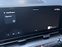 Hyundai Kona Electric Premium 65.4 kWh | Adaptieve cruisecontrol | Contrasterende dakkleur | Warmtepomp & V2L | Lederen bekleding & memory | Allseason banden |