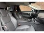 Volvo S90 T8 AWD Inscription Standkachel | Harman/Kardon Audiosysteem | 19" Lichtmetalen Velgen | Stoelverwarming Voor en Achter | Stuurwielverwarming | Trekhaak Semi-Elektrisch | Adaptieve Full-LED Koplampen | Lederbekleed Dashboard | Parkeersensoren Voor en Achter | Parkeercamera Achter | Keyless Entry |
