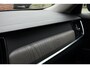 Volvo S90 T8 AWD Inscription Standkachel | Harman/Kardon Audiosysteem | 19" Lichtmetalen Velgen | Stoelverwarming Voor en Achter | Stuurwielverwarming | Trekhaak Semi-Elektrisch | Adaptieve Full-LED Koplampen | Lederbekleed Dashboard | Parkeersensoren Voor en Achter | Parkeercamera Achter | Keyless Entry |
