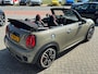 MINI John Cooper Works Cabrio 2.0 231PK John Works Chili ALLE Opties | H&K audio | Head-Up | 100% Dealer Onderhouden! | Sportuitlaat | Adapt. Cruise | JCW | Apple Carplay | Camera