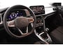 Volkswagen T-Roc Life Edition 1.0 85 kW / 116 pk TSI SUV 6 versn. H and