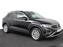 Volkswagen T-Roc Life Edition 1.0 85 kW / 116 pk TSI SUV 6 versn. H and