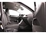 Volkswagen T-Roc Life Edition 1.0 85 kW / 116 pk TSI SUV 6 versn. H and