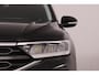 Volkswagen T-Roc Life Edition 1.0 85 kW / 116 pk TSI SUV 6 versn. H and