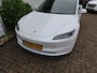 Tesla Model 3 RWD Highland/ Warmtepomp/ LFP accu/ Parelmoer wit/ Stoel + stuurwiel verwarming/ Panoramadak/ 1 Eigenaar/ Origineel NL/ NAP