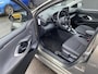 Toyota Yaris 1.5 Hybrid Active Nieuw geleverd en onderhouden Incl: AppleCarPlay/AndroidAuto, Adaptive Cruise control, Climate Control, Metallic lak