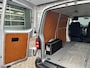 Volkswagen Transporter 2.0 TDI L1H1 Btw/Bpm vrij!! Marge Airco Cruise controle Trekhaak 2200kg Trekgewicht Parkeersensoren achter Telefoonvoorbereiding 2-Persoons Navigatiesysteem Euro 6 Beste