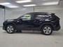 Toyota RAV4 2.5 Hybrid First Edition / Nederlandse Auto / Navigatie / Apple CarPlay/Android Auto / Dealer Onderhouden / 360 Graden Camera / Fabrieksgarantie t/m 03-2029 /