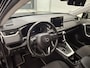 Toyota RAV4 2.5 Hybrid First Edition / Nederlandse Auto / Navigatie / Apple CarPlay/Android Auto / Dealer Onderhouden / 360 Graden Camera / Fabrieksgarantie t/m 03-2029 /