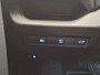 Toyota RAV4 2.5 Hybrid First Edition / Nederlandse Auto / Navigatie / Apple CarPlay/Android Auto / Dealer Onderhouden / 360 Graden Camera / Fabrieksgarantie t/m 03-2029 /