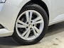 Skoda Fabia Combi 1.0 TSI Ambition | Navigatie/Android/Apple Carplay | LM Velgen 15" | Cruise Control | Parkeersensor Achter | Airco |