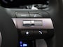 Hyundai Kona 1.6 GDI HEV Premium Sky | All-seasons | Creme leder