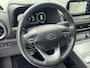 Hyundai Kona Electric EV Comfort Smart 64 kWh / 3 fase laden / CCS laden / All-Season banden / Apple carplay/Android auto / Navigatie / Achteruitrijcamera / Stoelverwarming / Stuurverwarming / Krell audio